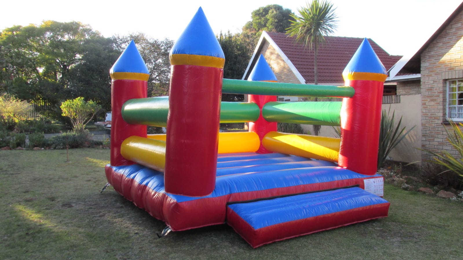 Standard Castle for hire in Roodepoort - K&H Jumping Castles